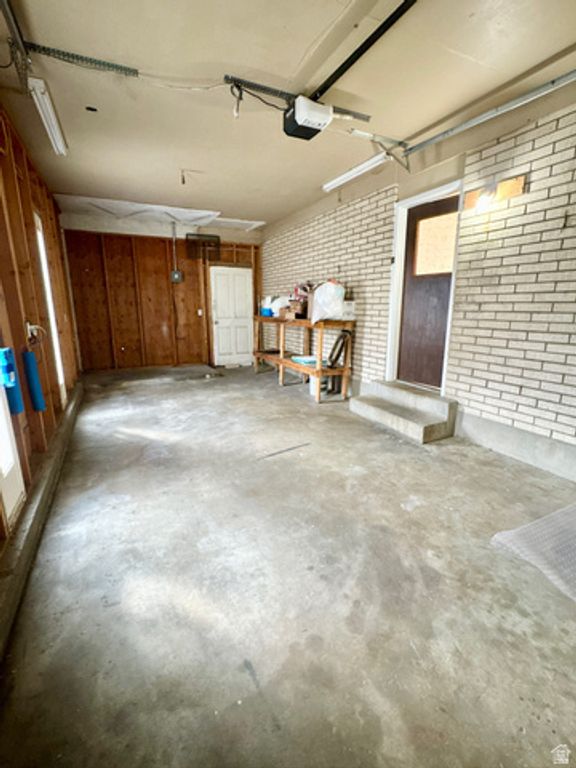 Image 25 of property listing at 954 E CARNATION DR, White City, UT 84094