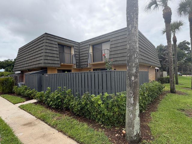 2905 29th Way, West Palm Beach, FL 33407