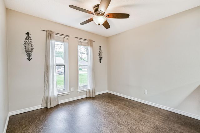 222 Old Oaks Street, League City, TX 77573