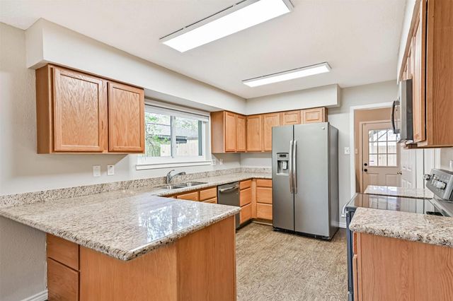 222 Old Oaks Street, League City, TX 77573