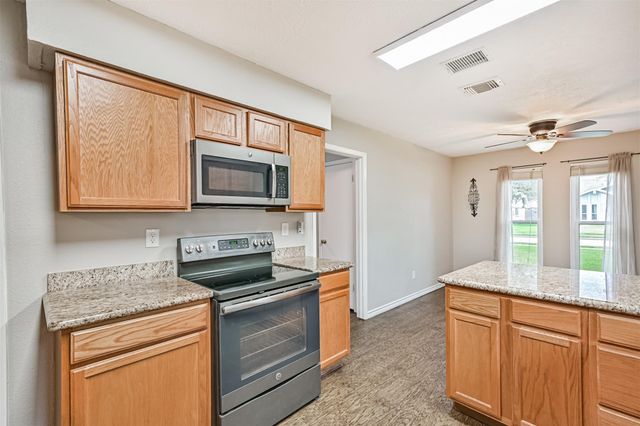 222 Old Oaks Street, League City, TX 77573