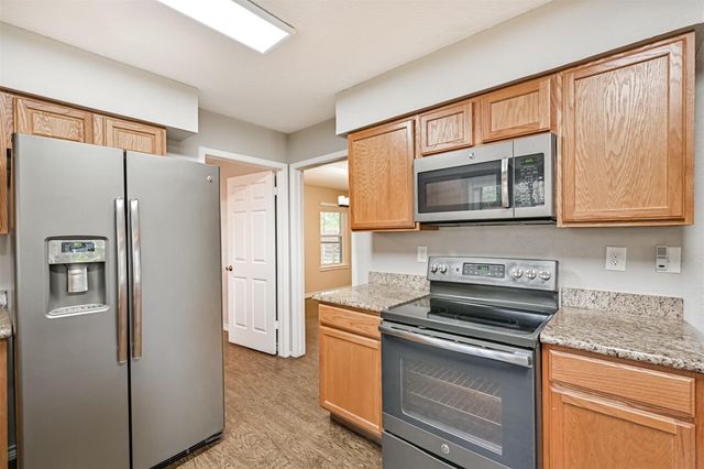 222 Old Oaks Street, League City, TX 77573