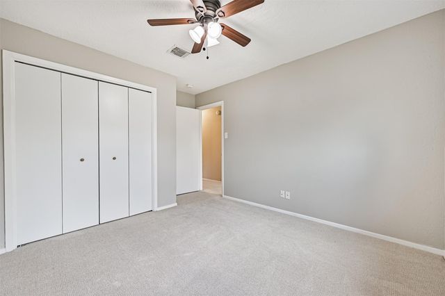 222 Old Oaks Street, League City, TX 77573