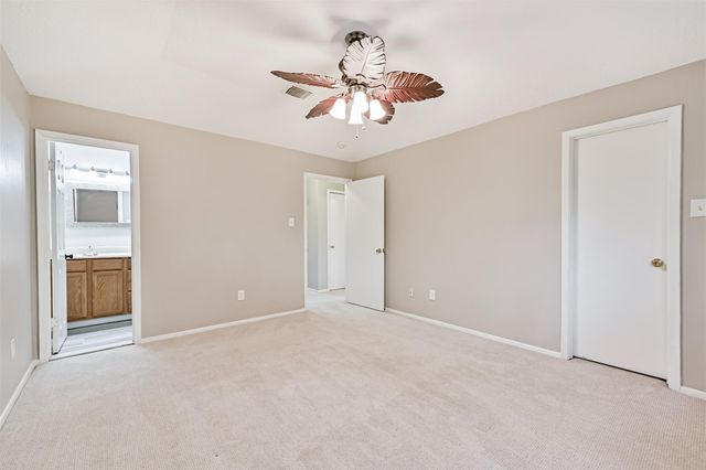 222 Old Oaks Street, League City, TX 77573