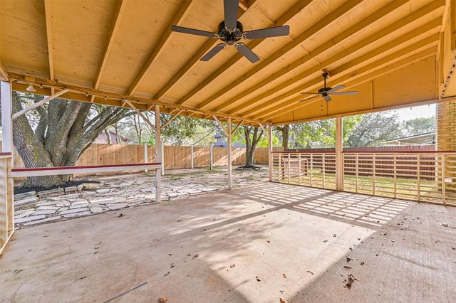 222 Old Oaks Street, League City, TX 77573