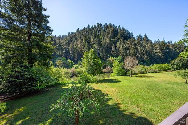 19621 Redwood Dr, Monte Rio, CA 95462