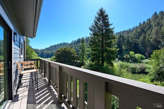 19621 Redwood Dr, Monte Rio, CA 95462