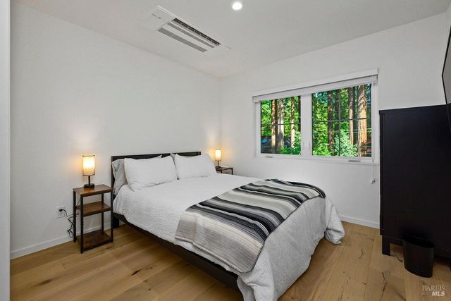 19621 Redwood Dr, Monte Rio, CA 95462