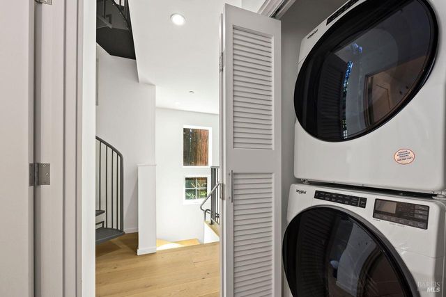 19621 Redwood Dr, Monte Rio, CA 95462