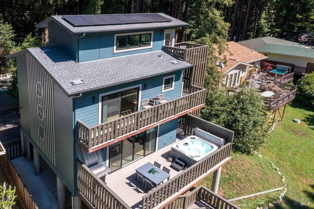 19621 Redwood Dr, Monte Rio, CA 95462