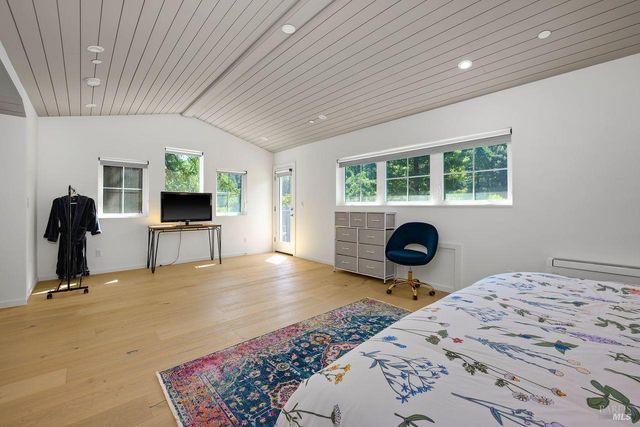 19621 Redwood Dr, Monte Rio, CA 95462