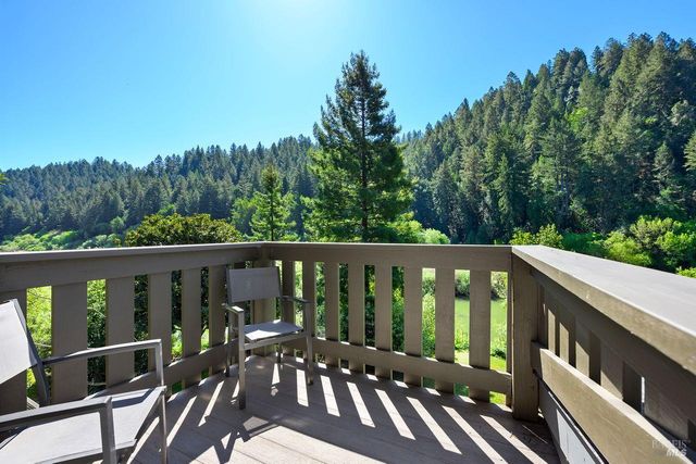 19621 Redwood Dr, Monte Rio, CA 95462