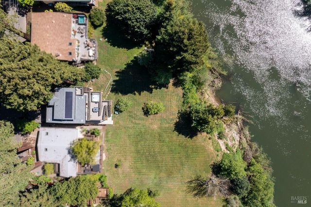 19621 Redwood Dr, Monte Rio, CA 95462