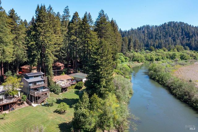 19621 Redwood Dr, Monte Rio, CA 95462