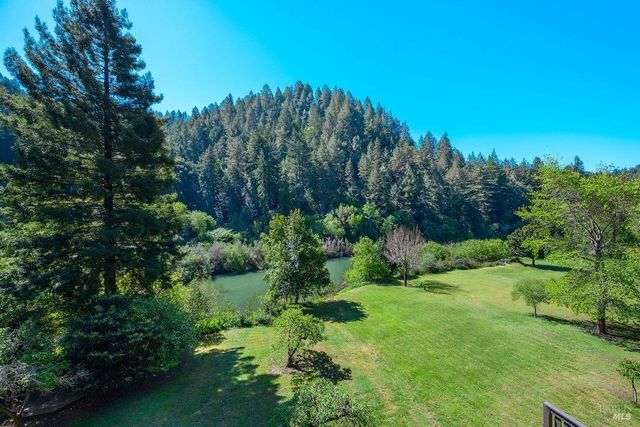 19621 Redwood Dr, Monte Rio, CA 95462