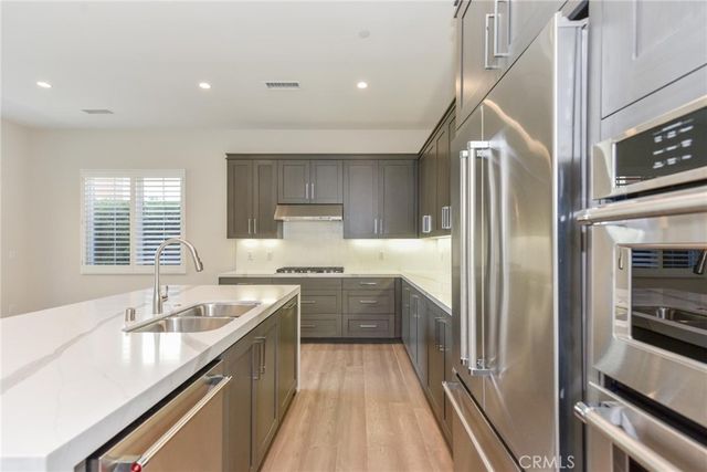 121 Linda Vista, Irvine, CA 92618