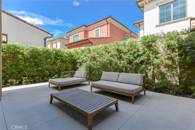 121 Linda Vista, Irvine, CA 92618