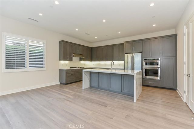 121 Linda Vista, Irvine, CA 92618