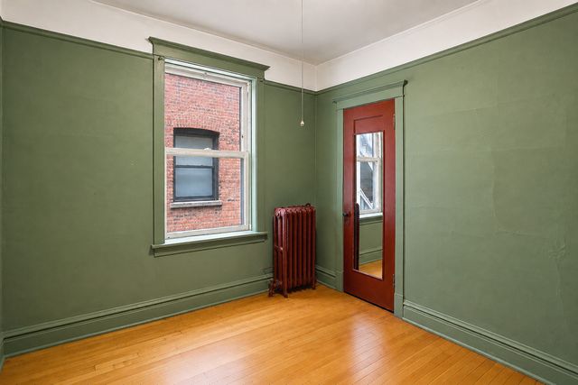 5122 N Leavitt Street, Chicago, IL 60625
