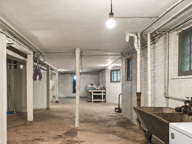 5122 N Leavitt Street, Chicago, IL 60625