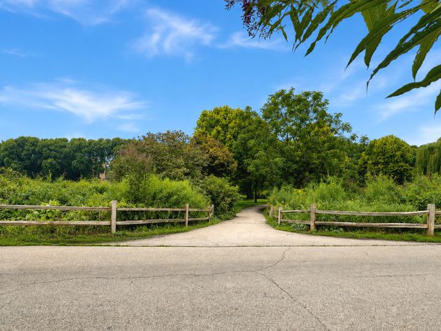 5122 N Leavitt Street, Chicago, IL 60625
