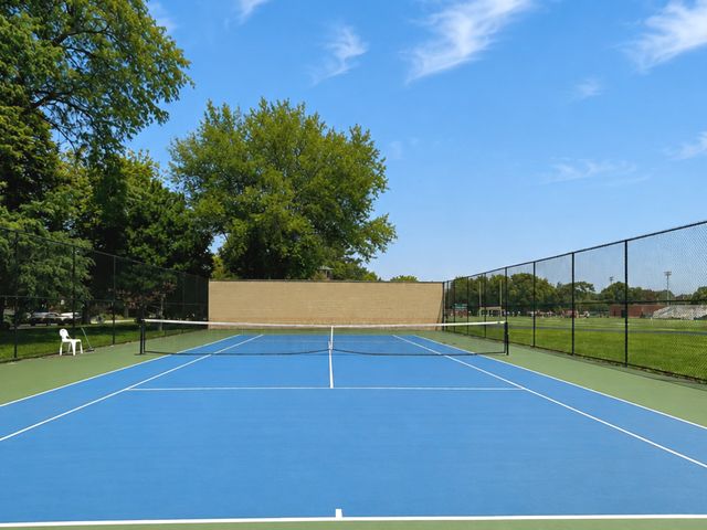 5122 N Leavitt Street, Chicago, IL 60625