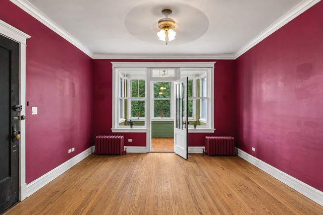 5122 N Leavitt Street, Chicago, IL 60625