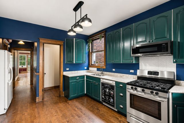 5122 N Leavitt Street, Chicago, IL 60625