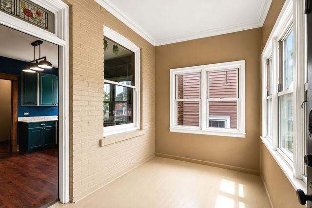 5122 N Leavitt Street, Chicago, IL 60625