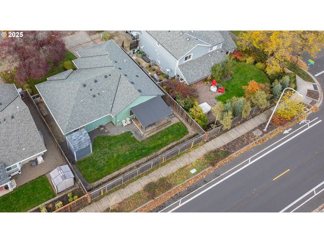 5688 Se LEXINGTON Dr, Hillsboro, OR 97123