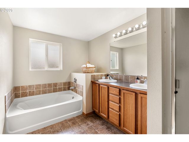 100 GRACE Way, Goldendale, WA 98620