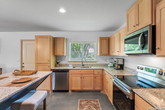 735 Green Castle Pl, Canyon Lake, TX 78133