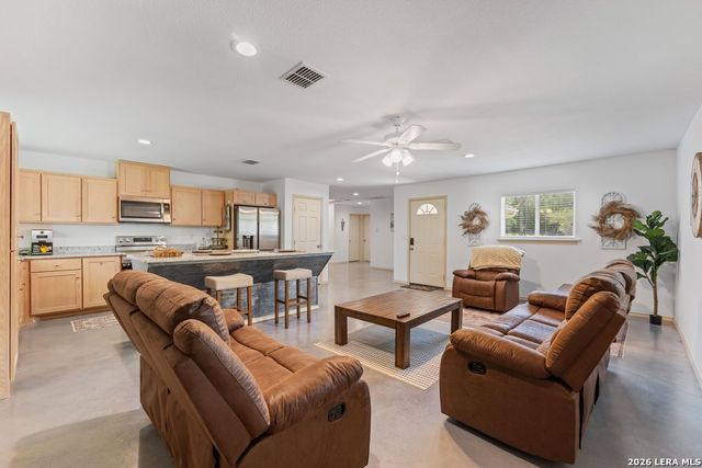 735 Green Castle Pl, Canyon Lake, TX 78133