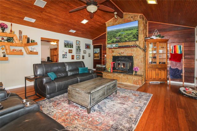 1001 Sandy Ridge Road, Scurry, TX 75158