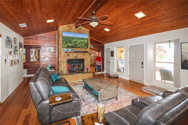1001 Sandy Ridge Road, Scurry, TX 75158