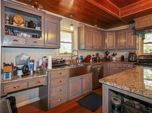 1001 Sandy Ridge Road, Scurry, TX 75158