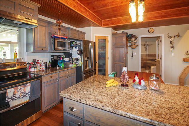 1001 Sandy Ridge Road, Scurry, TX 75158