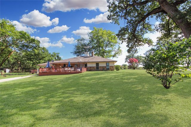 1001 Sandy Ridge Road, Scurry, TX 75158