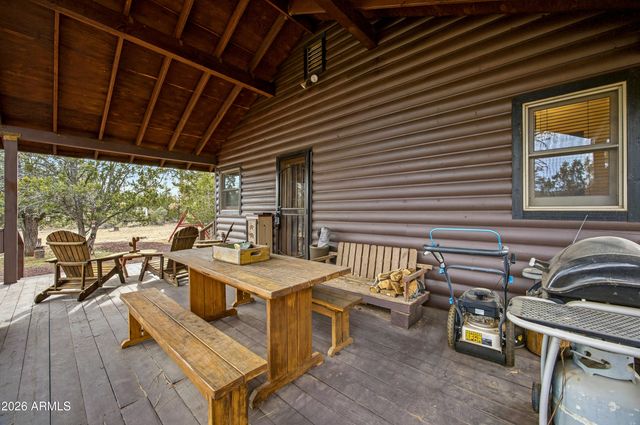 3113 WHITETAIL Way, Overgaard, AZ 85933