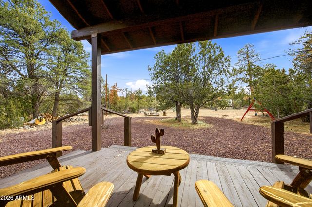 3113 WHITETAIL Way, Overgaard, AZ 85933