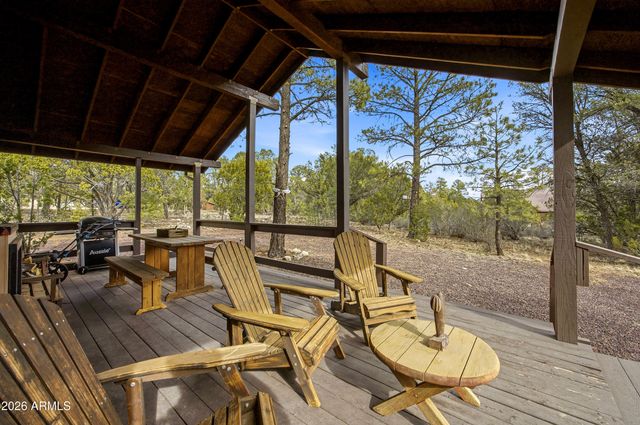 3113 WHITETAIL Way, Overgaard, AZ 85933