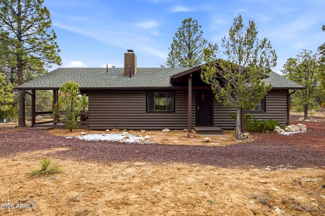 3113 WHITETAIL Way, Overgaard, AZ 85933