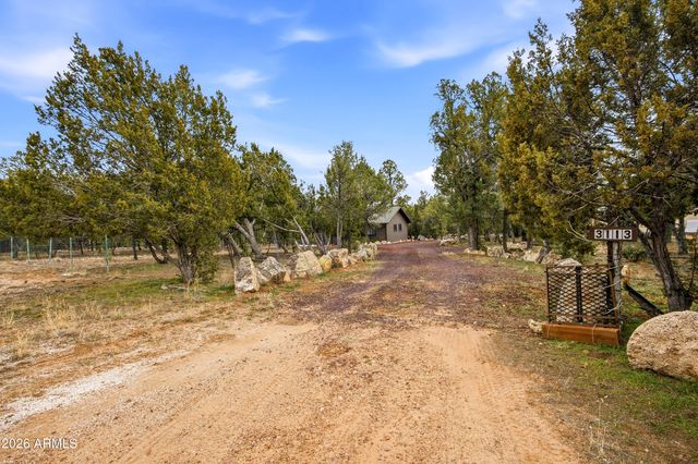 3113 WHITETAIL Way, Overgaard, AZ 85933