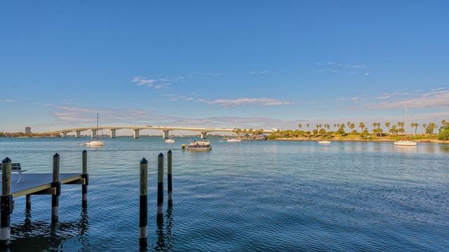 226 GOLDEN GATE POINT 23, Sarasota, FL 34236