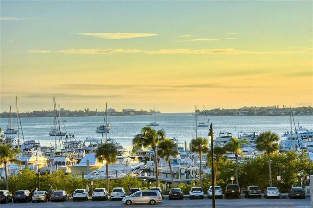 226 GOLDEN GATE POINT 23, Sarasota, FL 34236