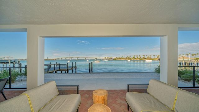 226 GOLDEN GATE POINT 23, Sarasota, FL 34236