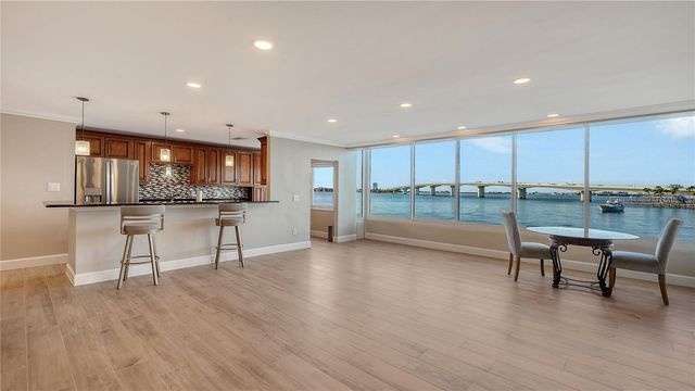 226 GOLDEN GATE POINT 23, Sarasota, FL 34236