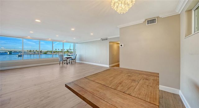 226 GOLDEN GATE POINT 23, Sarasota, FL 34236