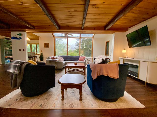 4501 Cornwell Lane, Whitmore Lake, MI 48189