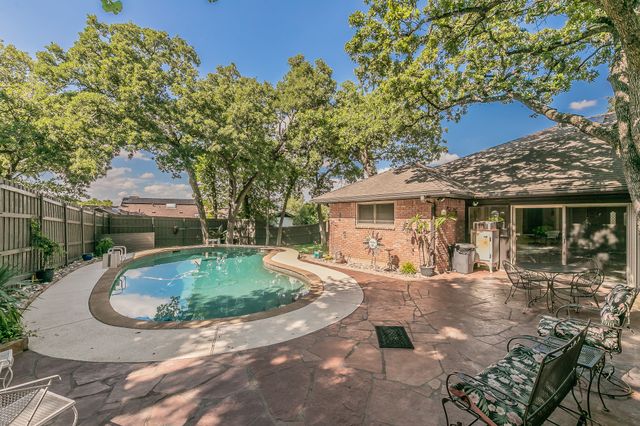 2314 Wakeforest Court, Arlington, TX 76012
